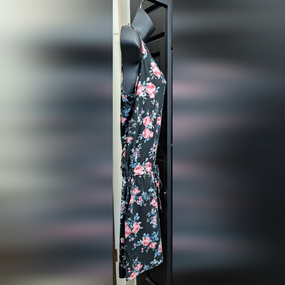 🆕 Women's Buttery Soft Black Floral Summer Romper With Pockets - Picture 5 of 10